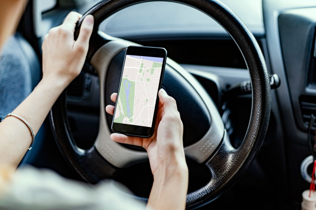 Tìm hiểu định vị gps trên các thiết bị hộp đen ô tô dinh-vi-gps