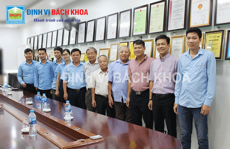 Cuộc gặp gỡ giữa ban lãnh đạo công ty Định vị Bách Khoa với Sở Khoa học Công nghệ thành phố Hải Phòng IMG_09901.gif