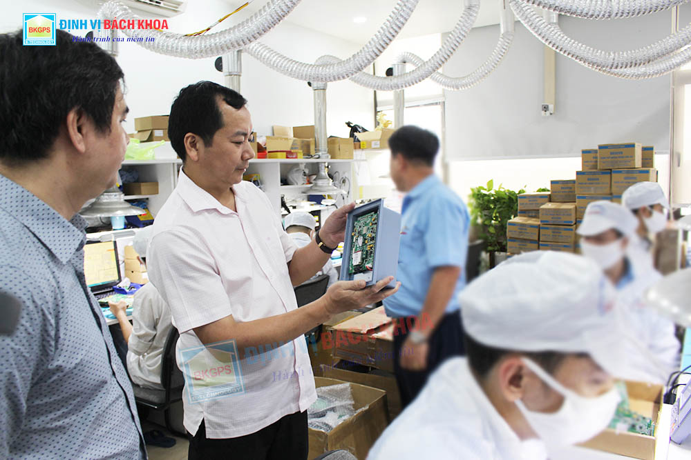 Kiểm tra sản xuất thiết bị GSHT tàu cá