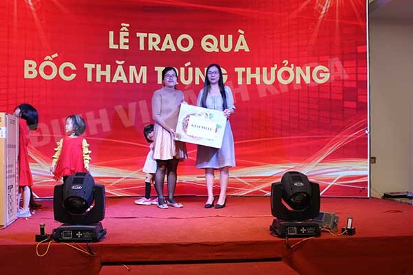 tat-nien-bach-khoa-16.JPG