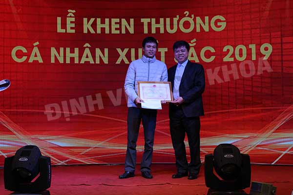 tat-nien-bach-khoa-5%20-%20Copy.JPG