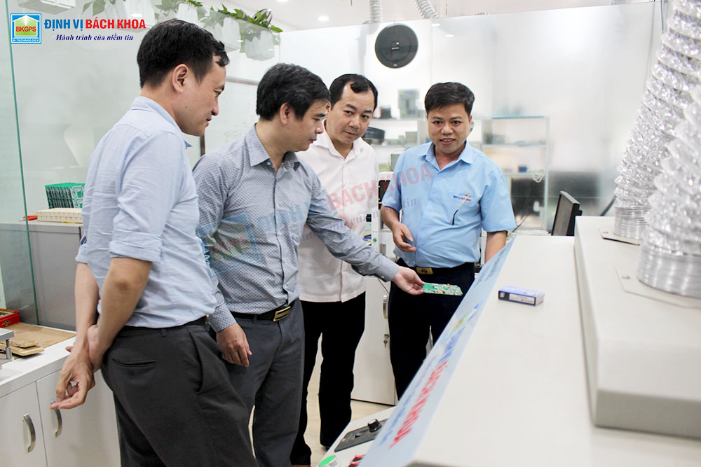 tham-quan-nha-may-san-xuat-thiet-bi-gsht-tau-ca
