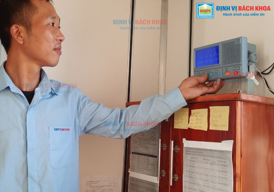 /thiet-bi-giam-sat-hanh-trinh-tau-ca(4).jpg